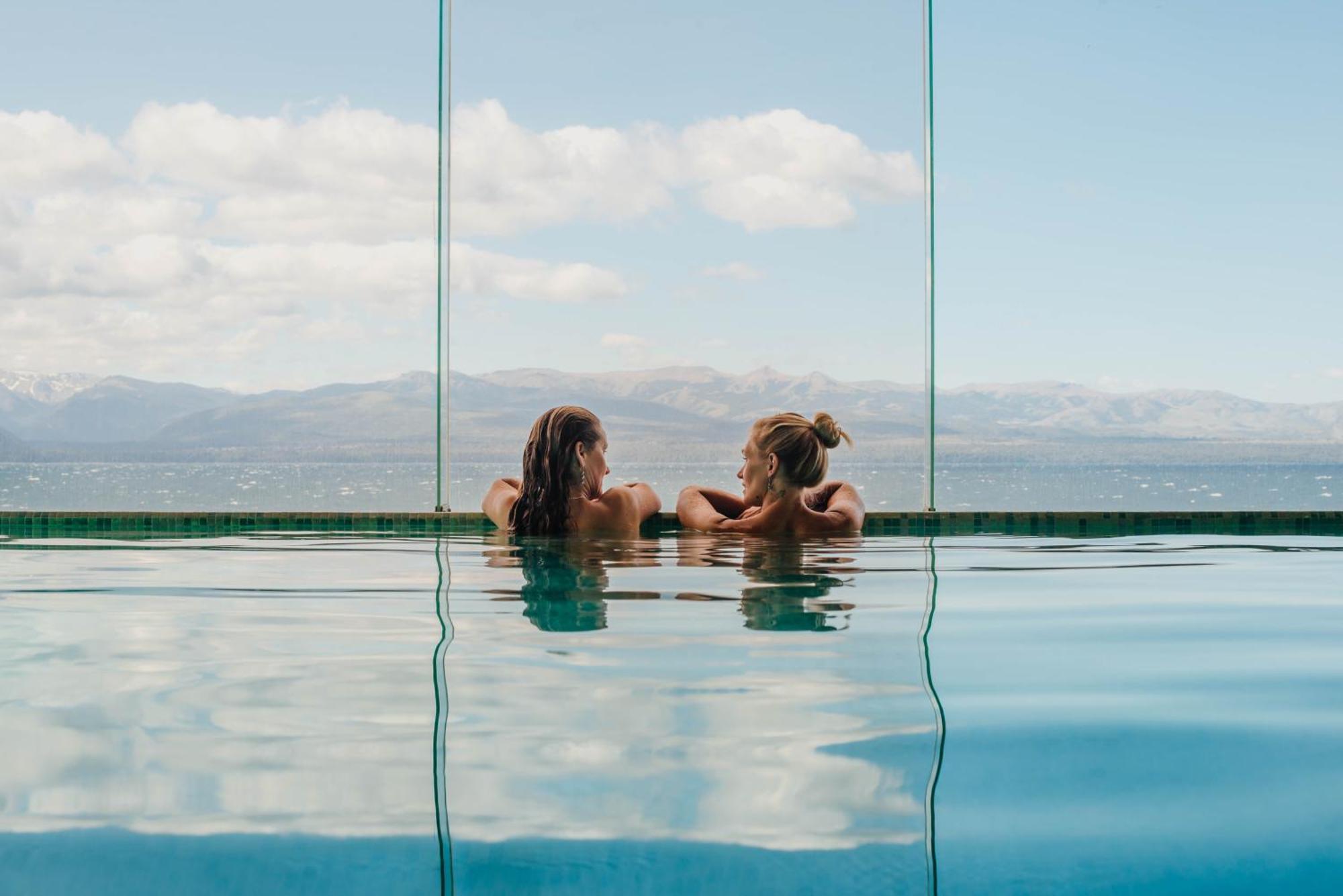 Alma Del Lago Suites & Spa ซานคาร์ลอส เด บาริโลเช ภายนอก รูปภาพ Infinity pool