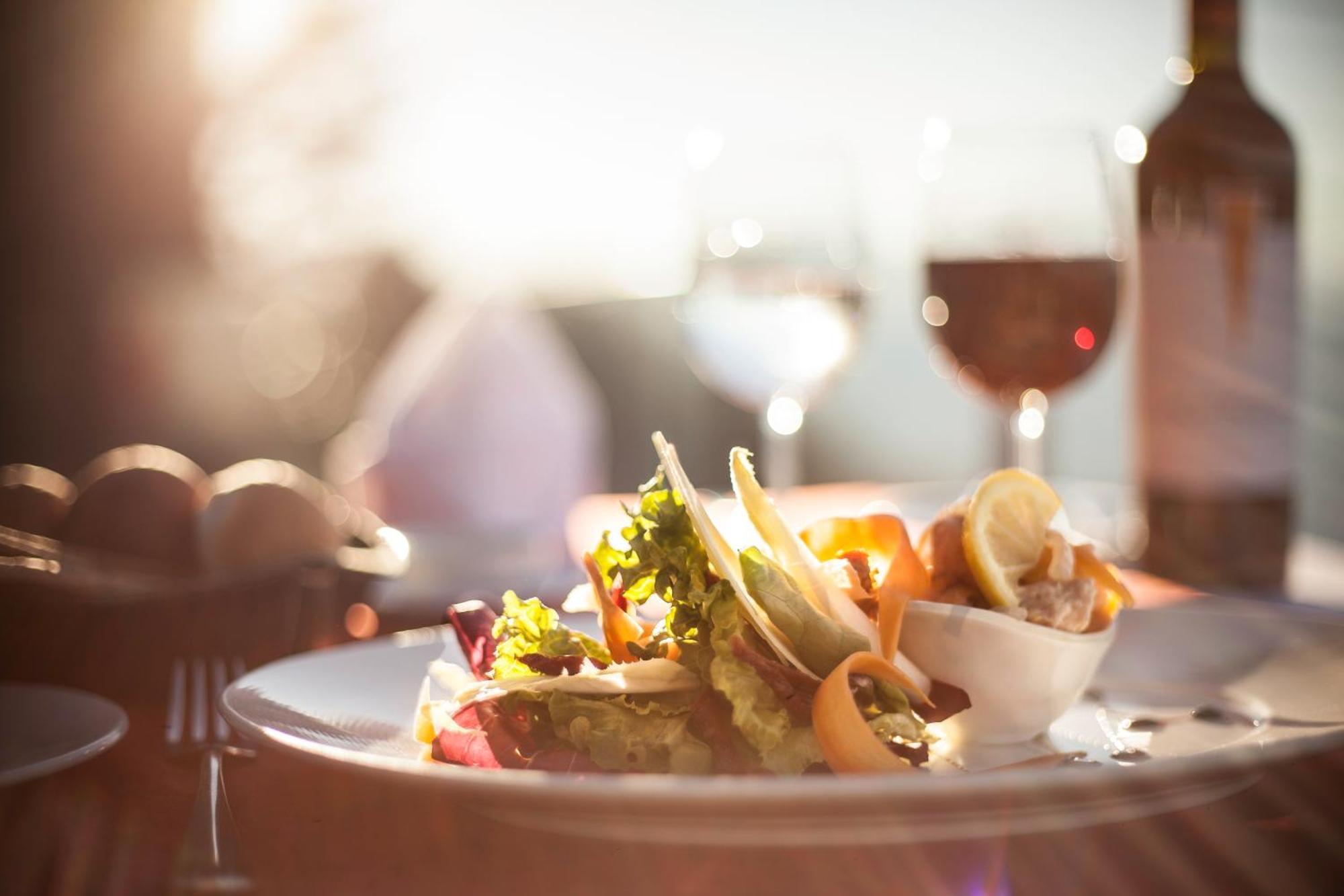 Alma Del Lago Suites & Spa ซานคาร์ลอส เด บาริโลเช ภายนอก รูปภาพ A salad