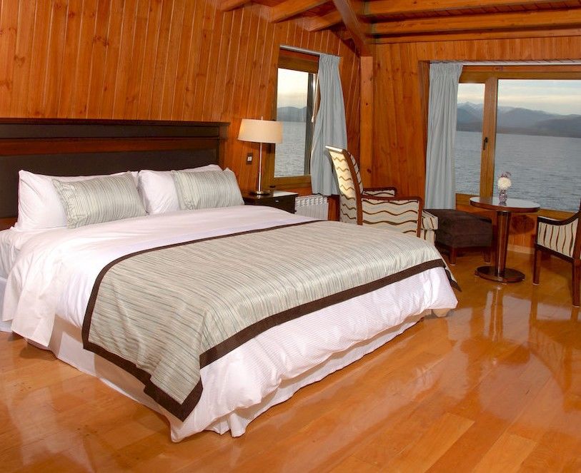 Alma Del Lago Suites & Spa ซานคาร์ลอส เด บาริโลเช ภายนอก รูปภาพ A bedroom in the hotel