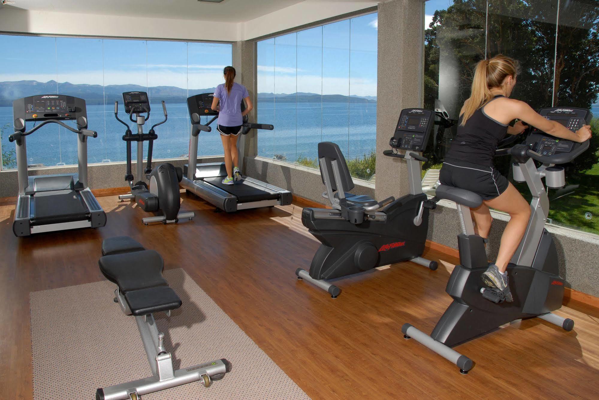 Alma Del Lago Suites & Spa ซานคาร์ลอส เด บาริโลเช ภายนอก รูปภาพ A gym