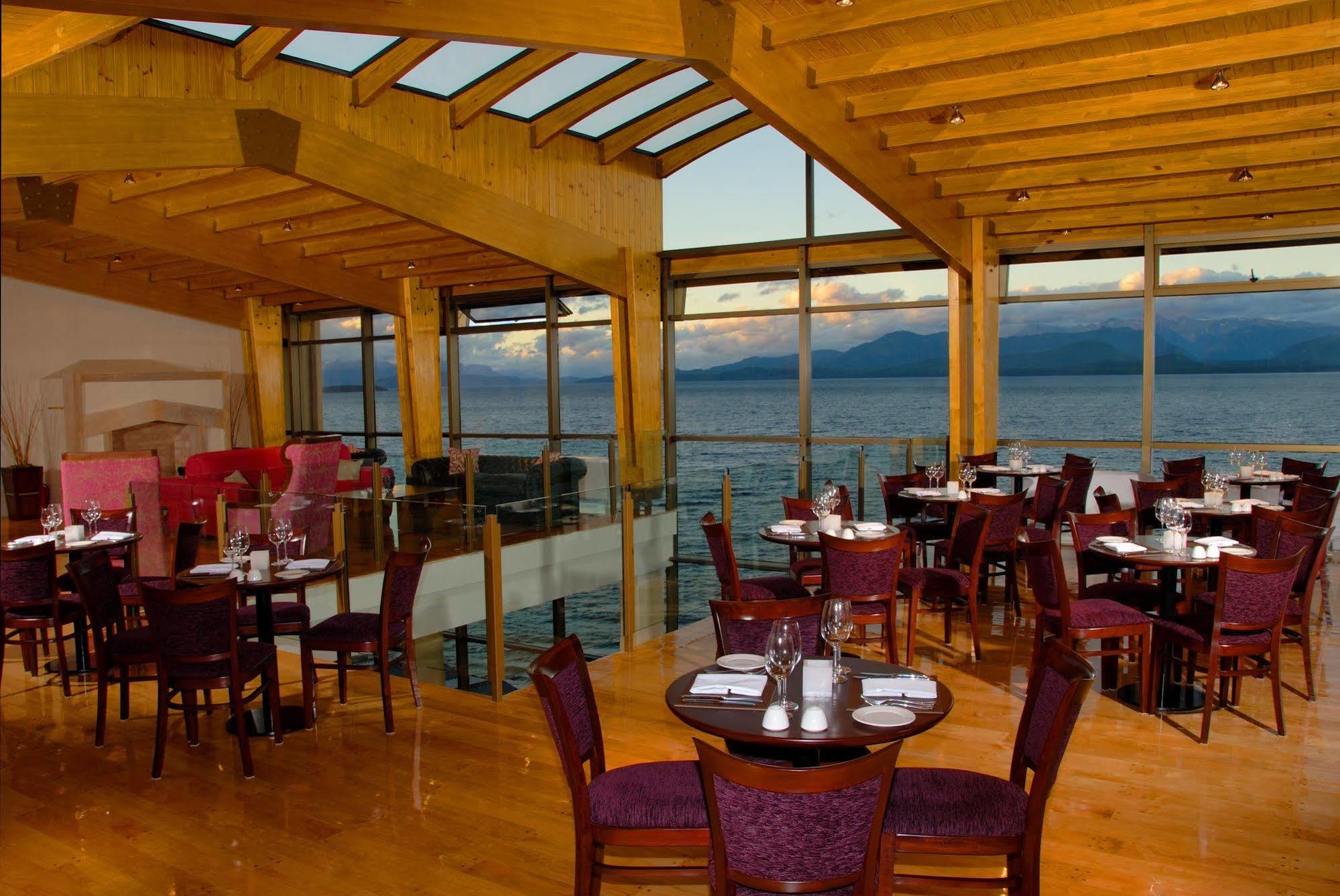 Alma Del Lago Suites & Spa ซานคาร์ลอส เด บาริโลเช ภายนอก รูปภาพ The restaurant at the Hotel