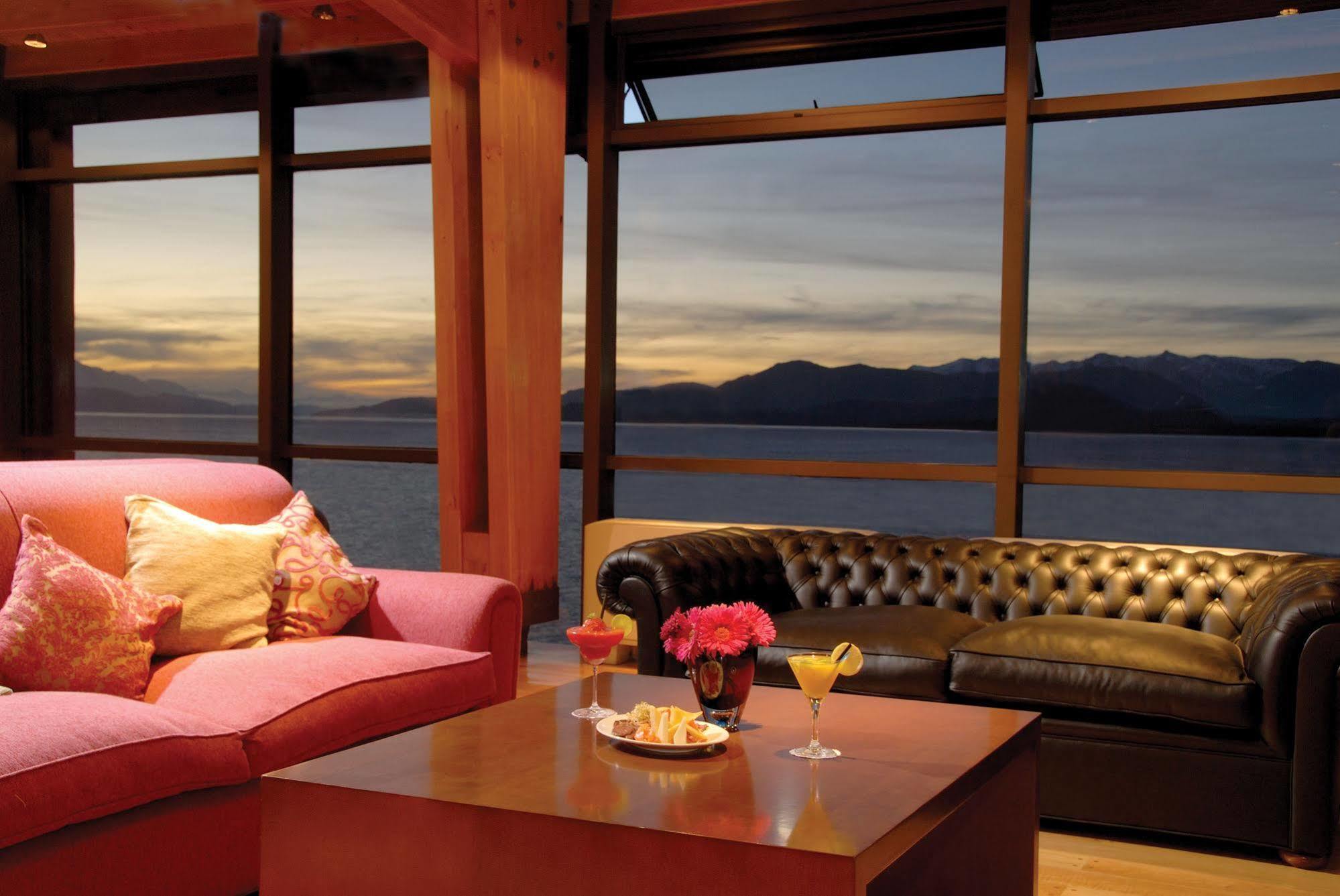 Alma Del Lago Suites & Spa ซานคาร์ลอส เด บาริโลเช ภายนอก รูปภาพ The Living Room at the Hotel